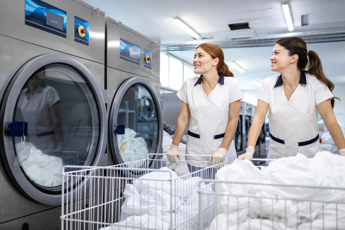 Commercial Laundry Workers 1200X800