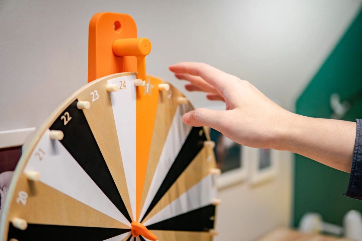 Hand Spinning A Wheel 1200X800